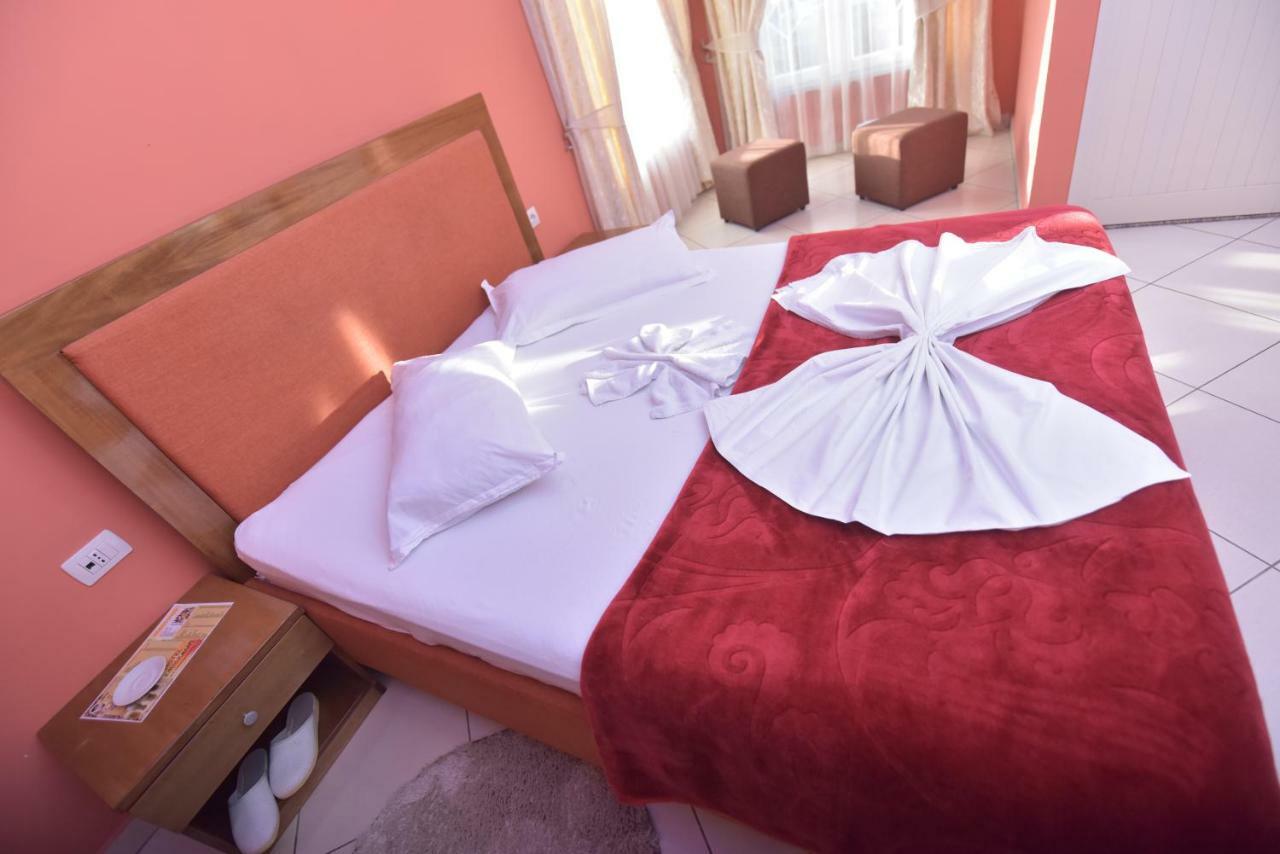 Hotel Emigranti Шкодер Экстерьер фото