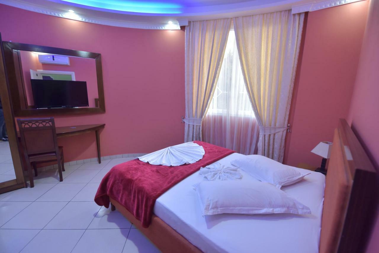 Hotel Emigranti Шкодер Экстерьер фото