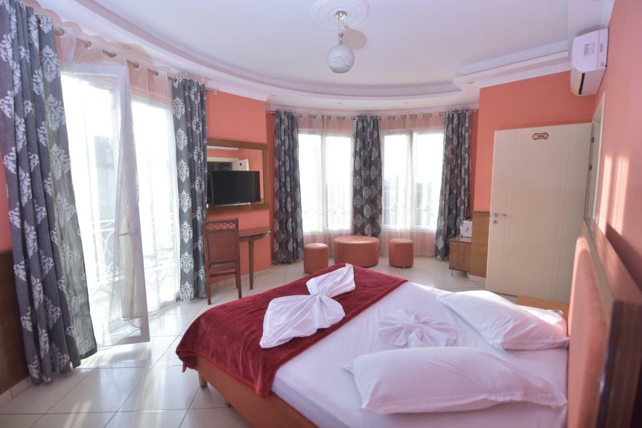 Hotel Emigranti Шкодер Экстерьер фото