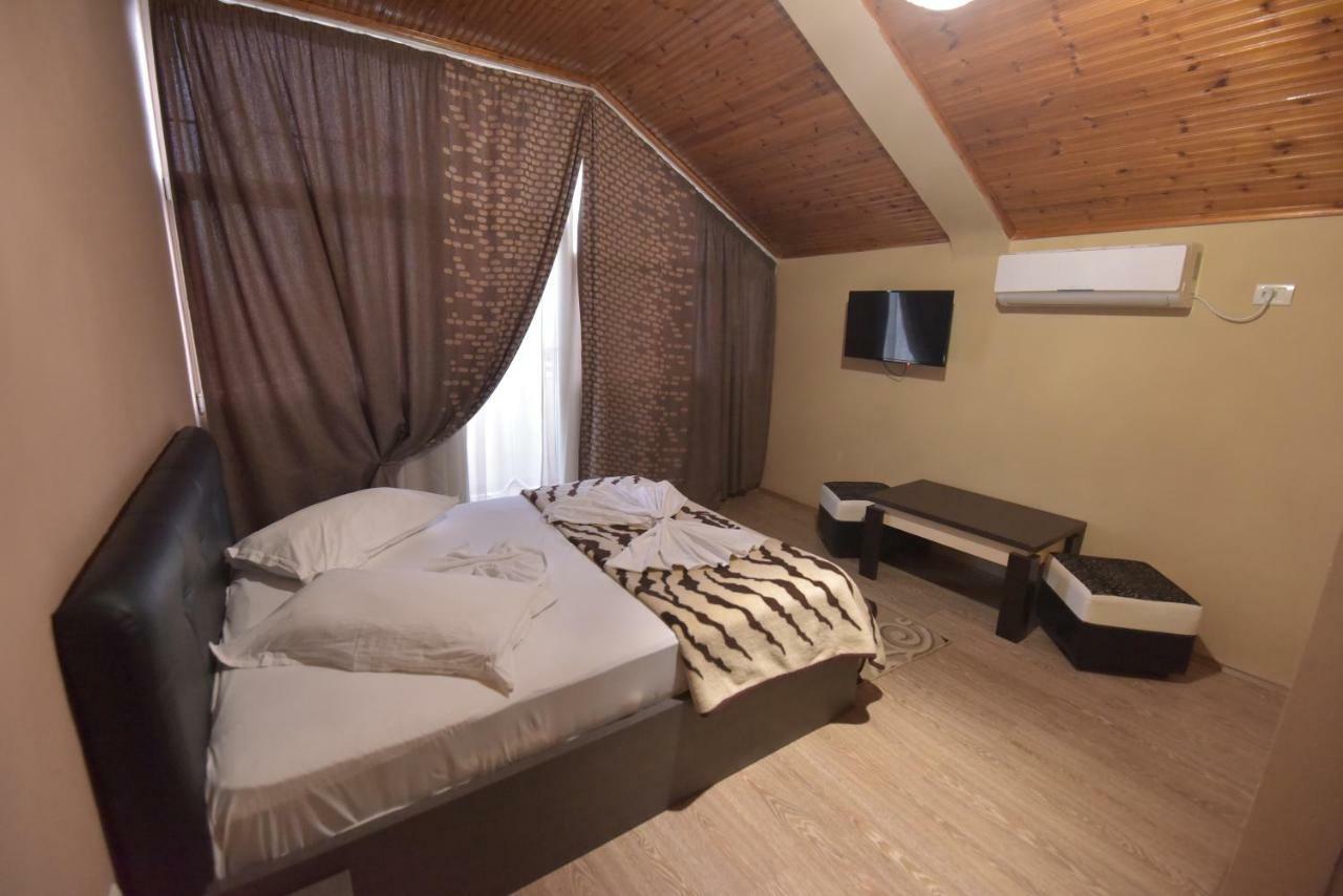 Hotel Emigranti Шкодер Экстерьер фото